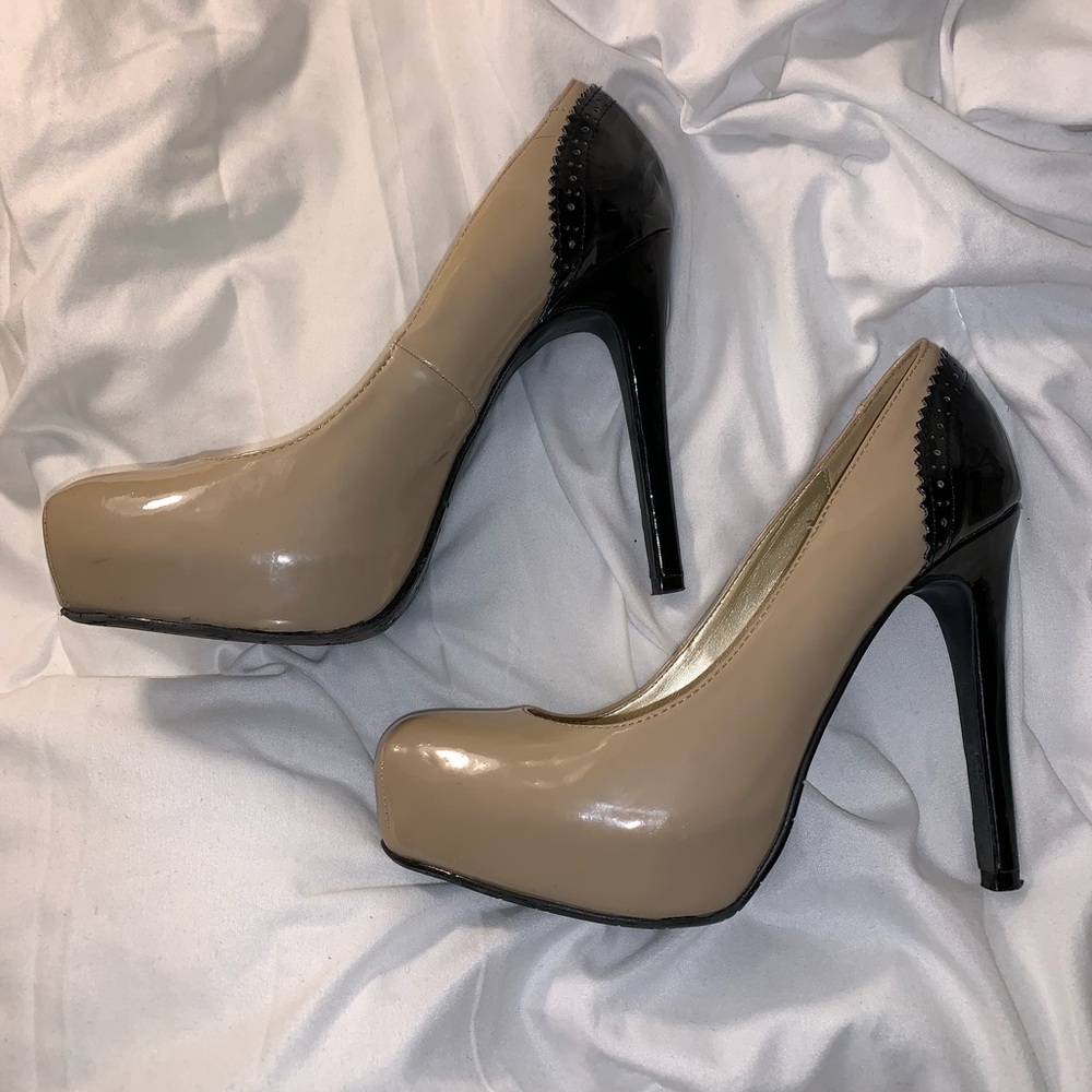Kardashian Kollection Pumps